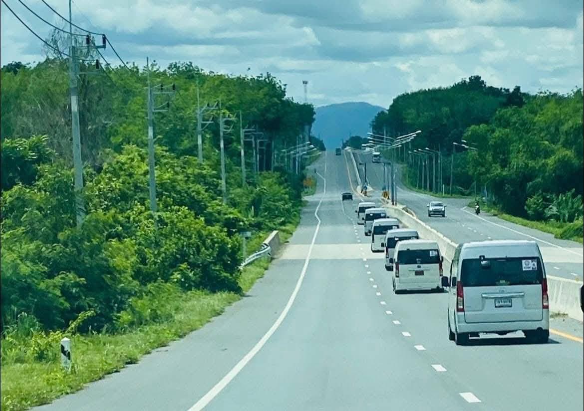 รถตู้ภายใน 4